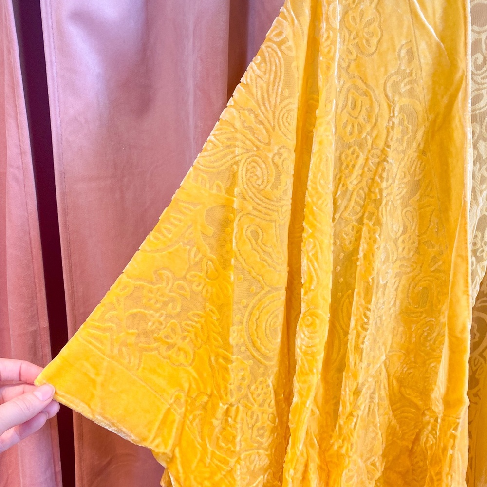 Urban Outfitters Golden Yellow Kimono (New With Tags) - Picture 5 of 7